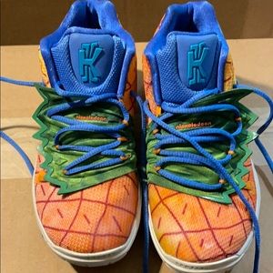 (preschool size) Nike- Kyrie 5 “Pineapple House”